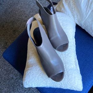 Halston 3” classic grey heels, size 6.5 medium.